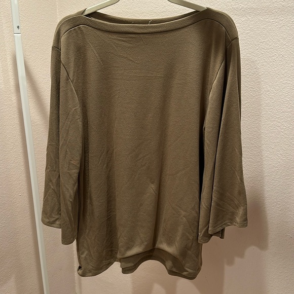 Zenana Outfitters Tops - Zenana Bell Sleeve Top